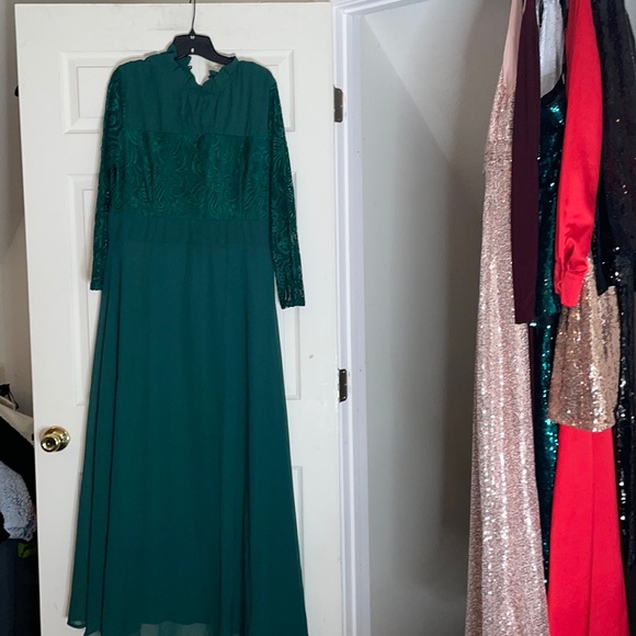 Sami Gown - Hunter Green - Floral Lace Fitted Dress